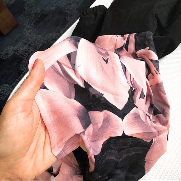 🆕 BLACK TAUPE PINK FLORAL CUT OUT ROMPER! - Picture 6 of 9